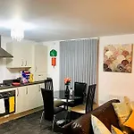 Beach Boulevard Apartment