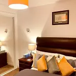 Beach Boulevard Apartment
