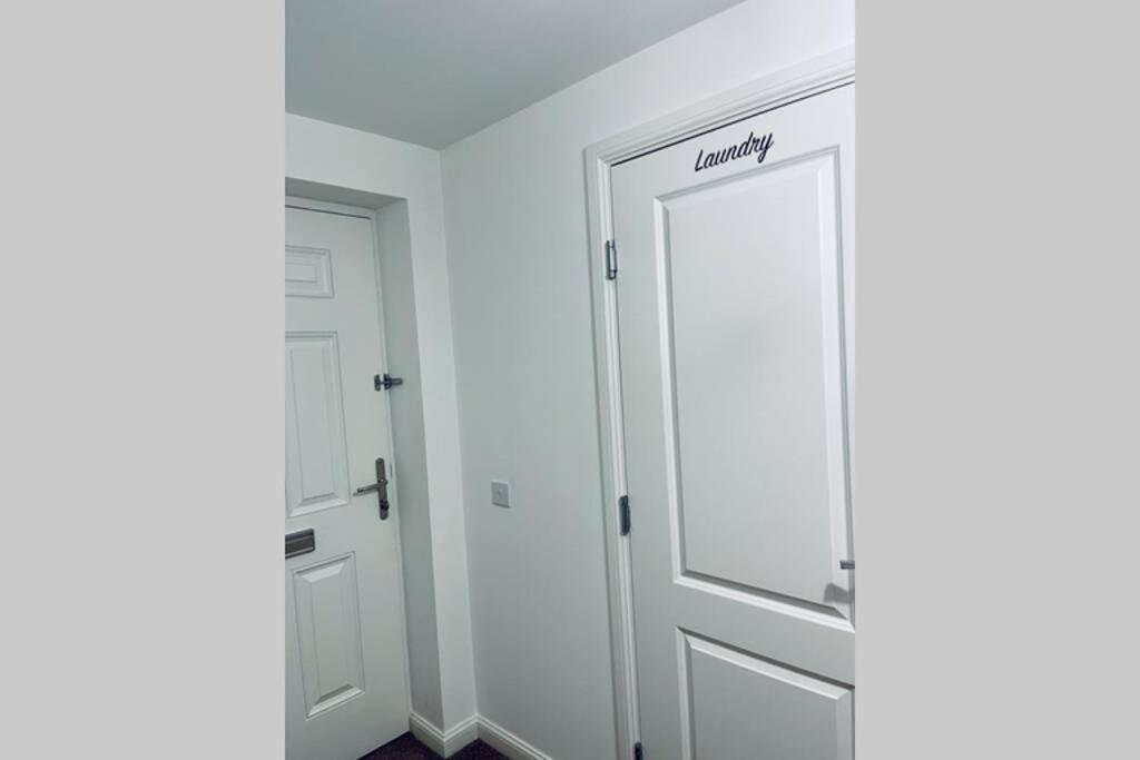 Beach Boulevard Apartment *