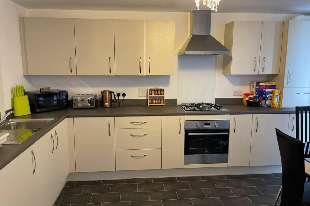 Beach Boulevard Apartment