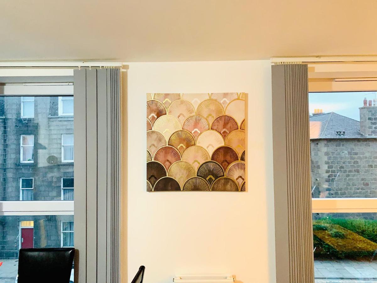 Beach Boulevard Apartment *